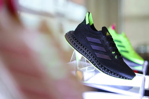 adidas 4D 開(kāi)啟人類(lèi)跑鞋新起點(diǎn)，革新運(yùn)動(dòng)服飾未來(lái)
